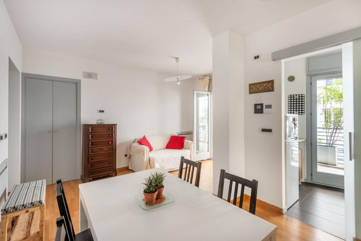 Private Terrace & Parking * Rom
